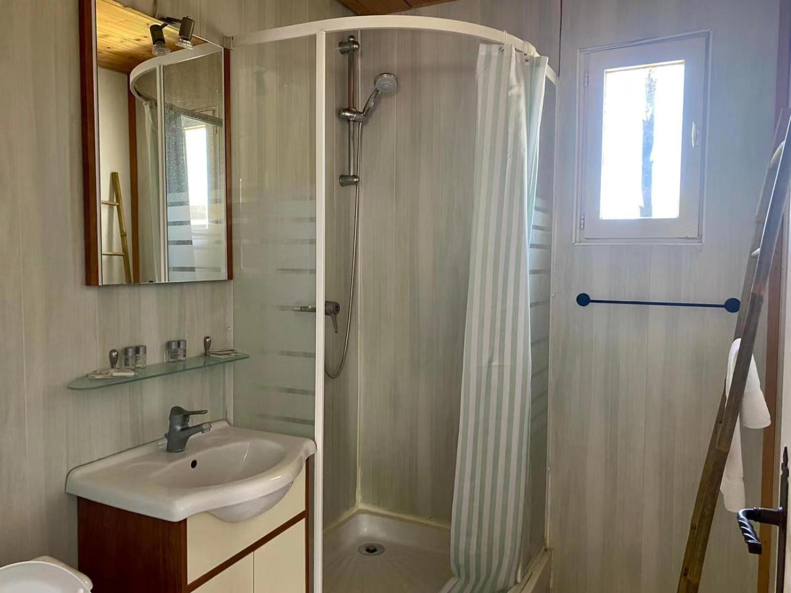 Charmante Maison Provencale Avec Piscine Dans Vakantiehuis Avignon