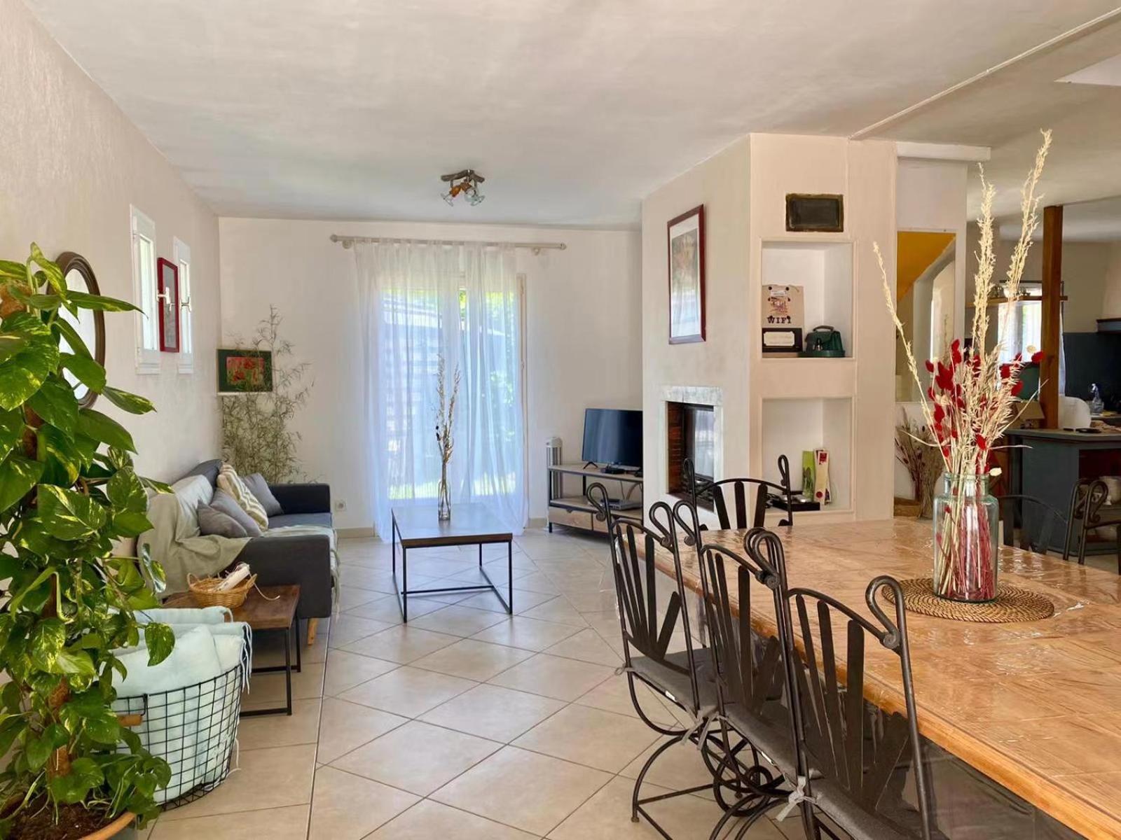 Charmante Maison Provencale Avec Piscine Dans Vakantiehuis Avignon